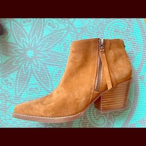 Ankle bootie